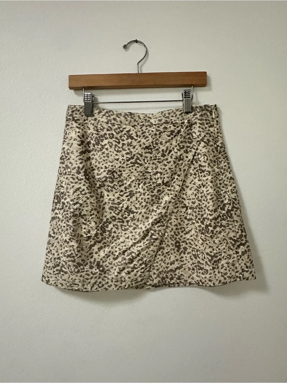 Free People Skirt Size 2 Fake Out Leopard Print Faux Leather Light Combo